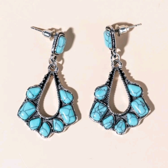 💖 2/$30 Boho Gypsy turquoise beaded silver drop earrings - Picture 6 of 11